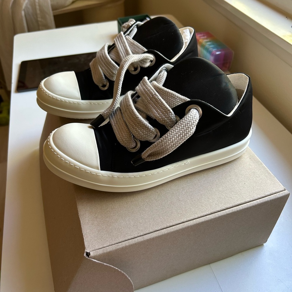 Ramones - puffy with jumbo laces